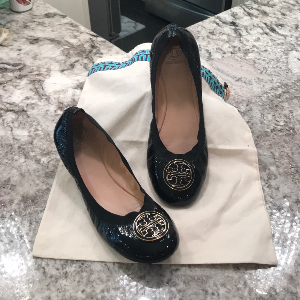 😍 TORY BURCH Black Patent Leather Flats